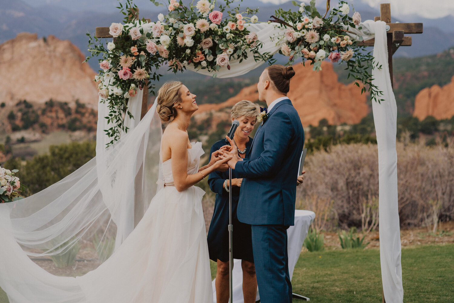E &amp; D’s destination wedding captured by Kylie Morgan Photography at Garden of the Gods Resort.
